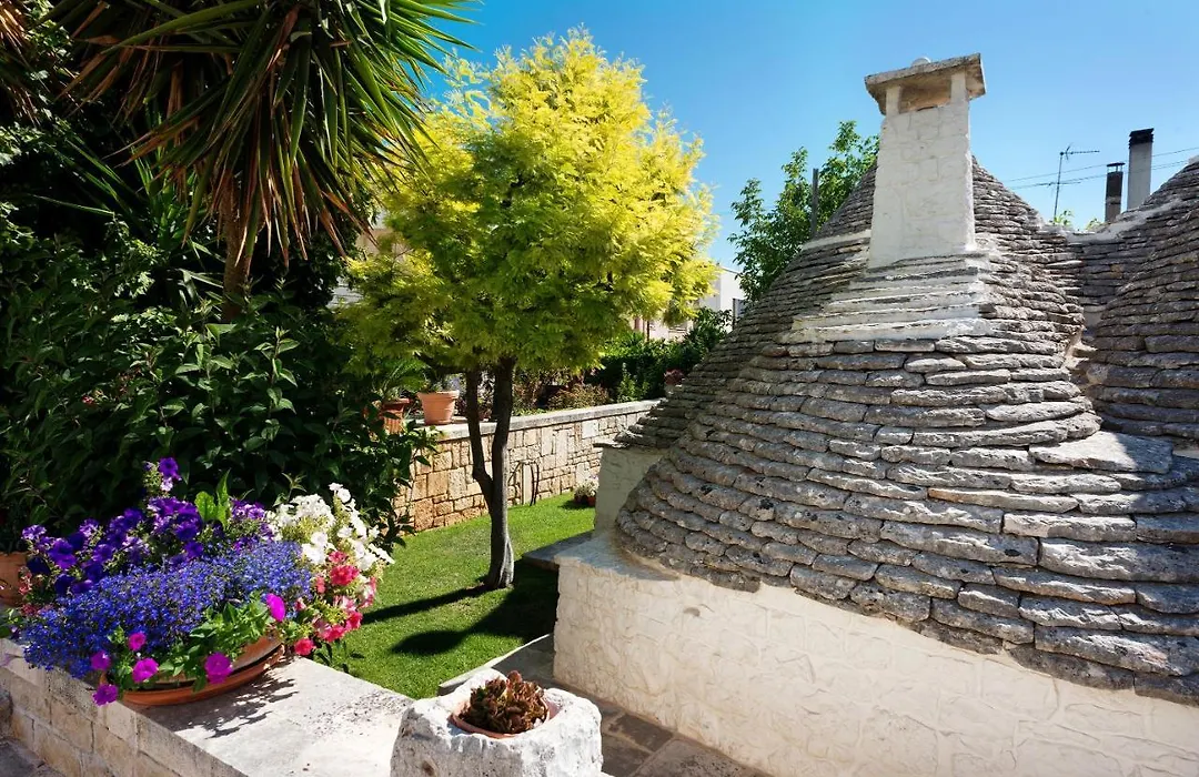 Trullo Giardino Fiorito-1