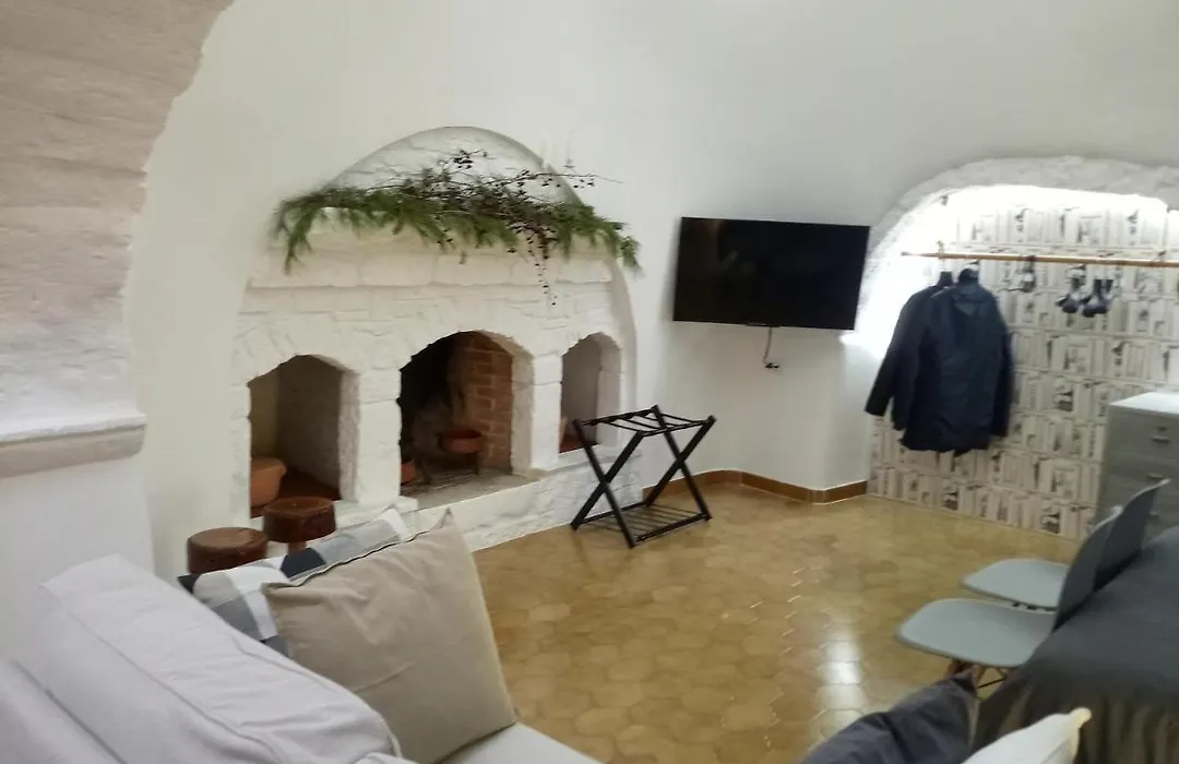 Trulli Piazzetta Pagano-1