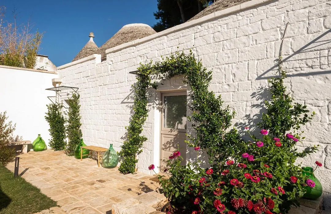 Trulli in corte-1