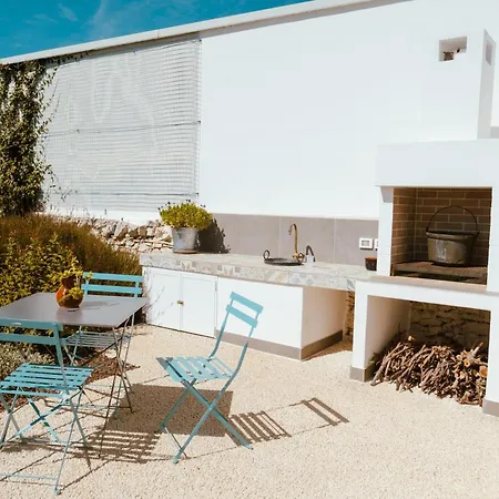 Iconica Luxury Suites-3