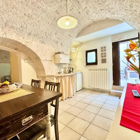 Trulli Moon-3